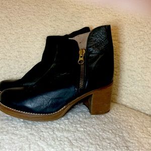 Anthropologie MTNG black ankle boots-size 38